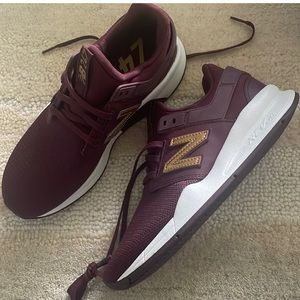 New Balance • Maroon and Gold Sneakers 7”,